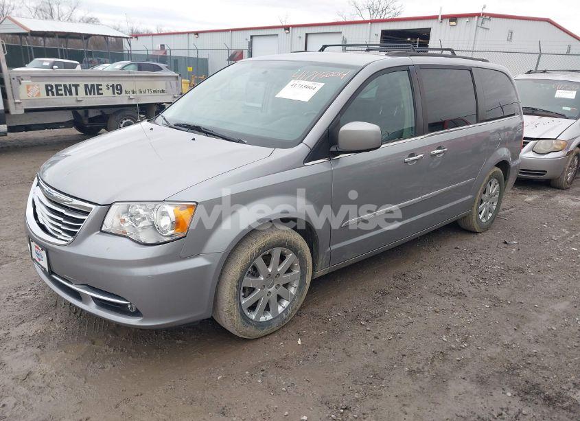 Photo 2 of 2015 Chrysler Town & COUNTRY TOURING (VIN 2C4RC1BG4FR602557)