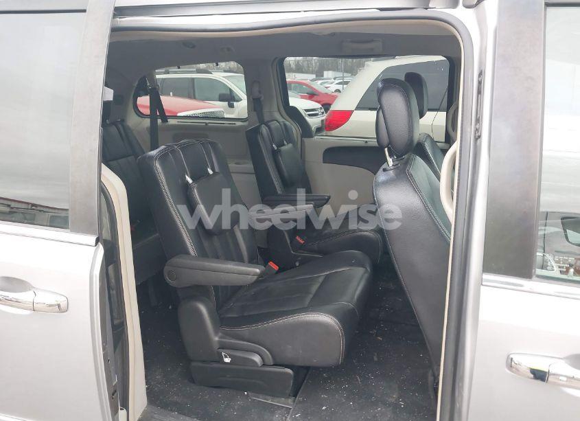 Photo 8 of 2015 Chrysler Town & COUNTRY TOURING (VIN 2C4RC1BG4FR602557)