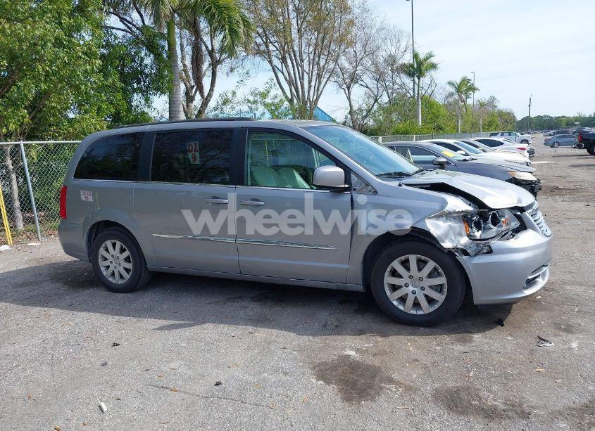 Photo 13 of 2015 Chrysler Town & COUNTRY TOURING (VIN 2C4RC1BG4FR602574)