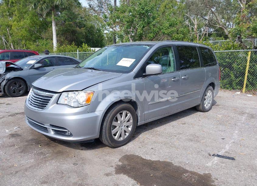 Photo 2 of 2015 Chrysler Town & COUNTRY TOURING (VIN 2C4RC1BG4FR602574)
