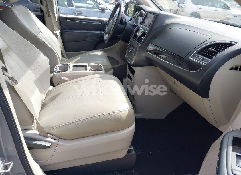 Photo 5 of 2015 Chrysler Town & COUNTRY TOURING (VIN 2C4RC1BG4FR602574)