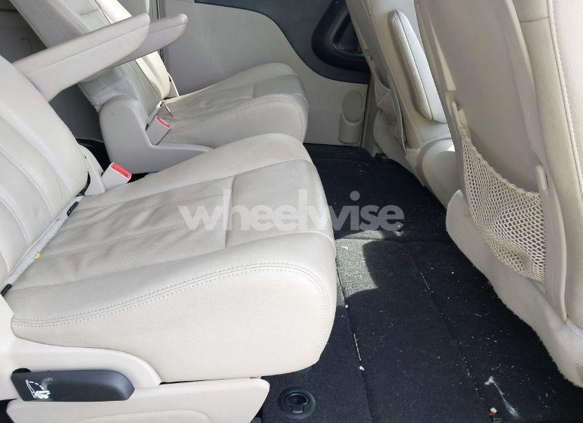 Photo 8 of 2015 Chrysler Town & COUNTRY TOURING (VIN 2C4RC1BG4FR602574)