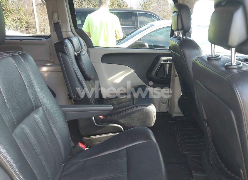 Photo 8 of 2015 Chrysler Town & COUNTRY TOURING (VIN 2C4RC1BG4FR618662)