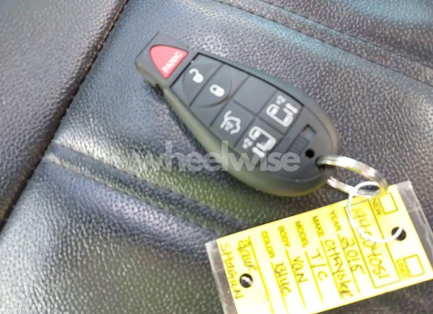 Photo 11 of 2015 Chrysler Town & COUNTRY TOURING (VIN 2C4RC1BG4FR696147)