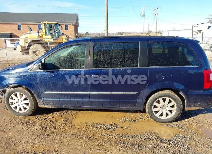 Photo 15 of 2015 Chrysler Town & COUNTRY TOURING (VIN 2C4RC1BG4FR696147)