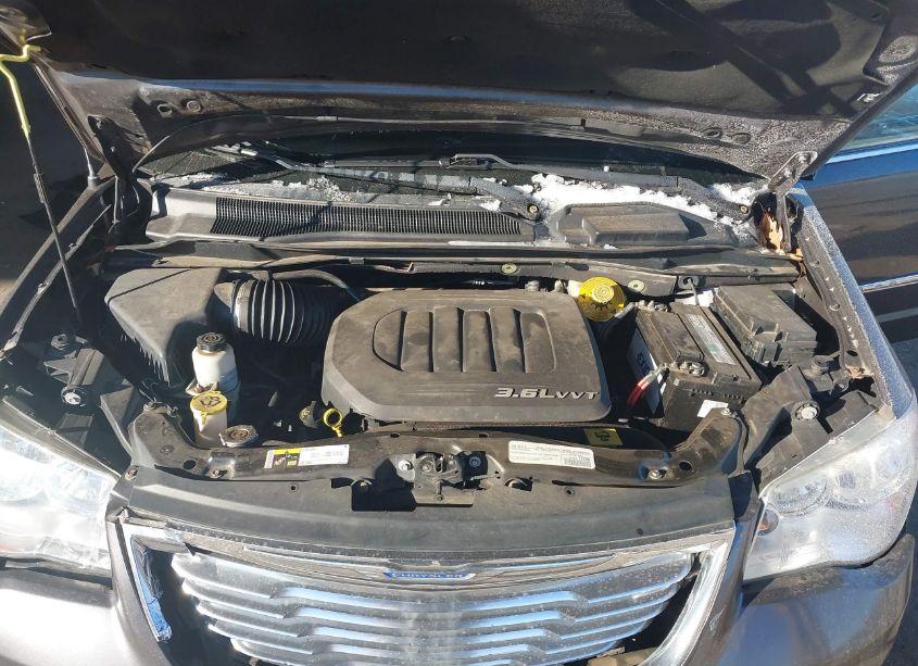 Photo 10 of 2015 Chrysler Town & COUNTRY TOURING (VIN 2C4RC1BG4FR715568)