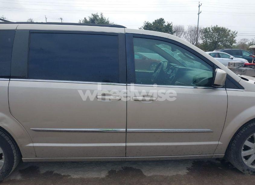 Photo 13 of 2016 Chrysler Town & COUNTRY TOURING (VIN 2C4RC1BG4GR129129)