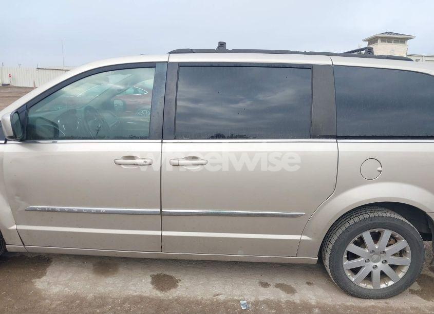 Photo 14 of 2016 Chrysler Town & COUNTRY TOURING (VIN 2C4RC1BG4GR129129)