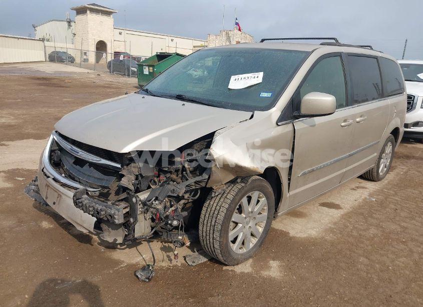 Photo 2 of 2016 Chrysler Town & COUNTRY TOURING (VIN 2C4RC1BG4GR129129)