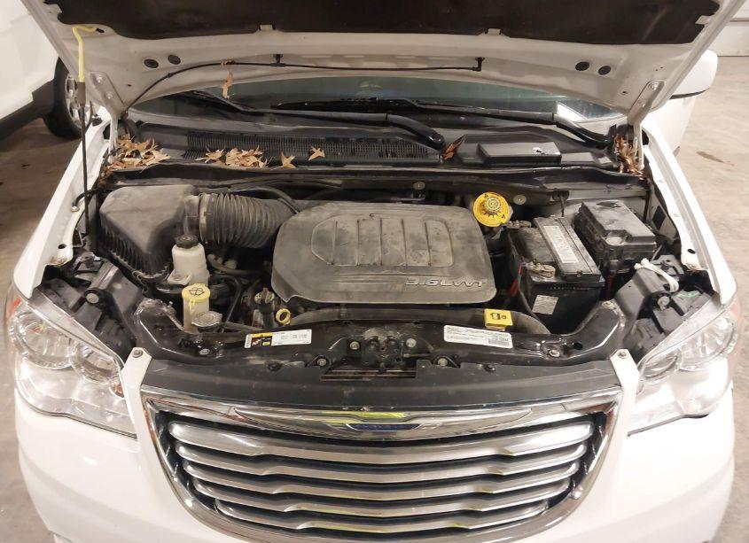 Photo 10 of 2016 Chrysler Town & COUNTRY TOURING (VIN 2C4RC1BG4GR147548)