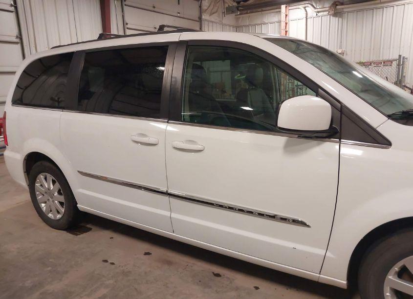 Photo 14 of 2016 Chrysler Town & COUNTRY TOURING (VIN 2C4RC1BG4GR147548)