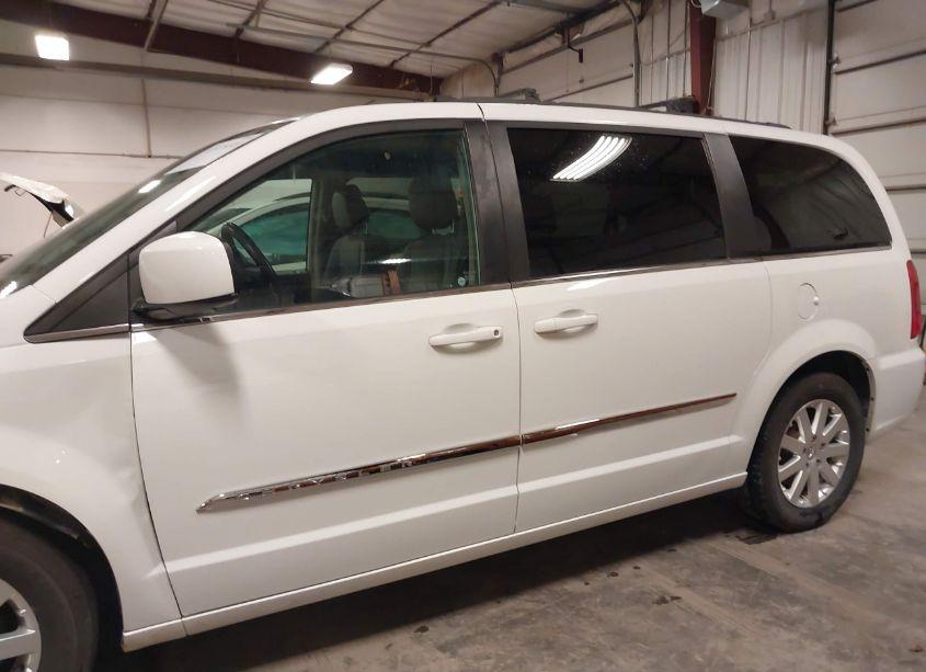 Photo 15 of 2016 Chrysler Town & COUNTRY TOURING (VIN 2C4RC1BG4GR147548)
