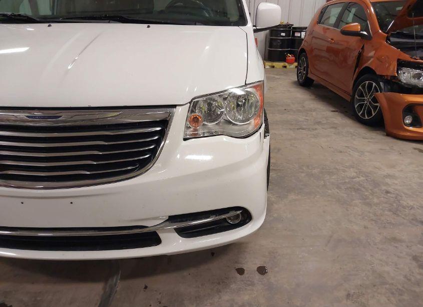 Photo 18 of 2016 Chrysler Town & COUNTRY TOURING (VIN 2C4RC1BG4GR147548)