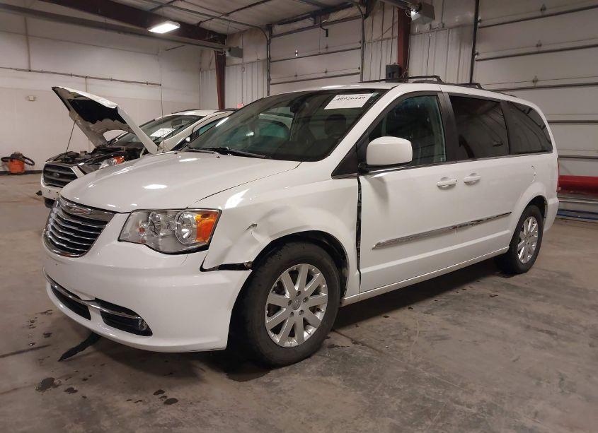 Photo 2 of 2016 Chrysler Town & COUNTRY TOURING (VIN 2C4RC1BG4GR147548)