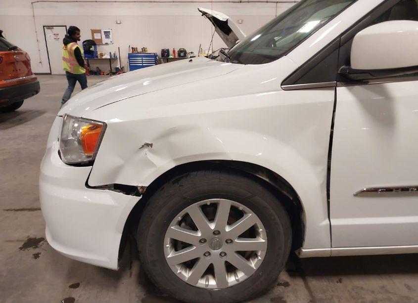 Photo 6 of 2016 Chrysler Town & COUNTRY TOURING (VIN 2C4RC1BG4GR147548)