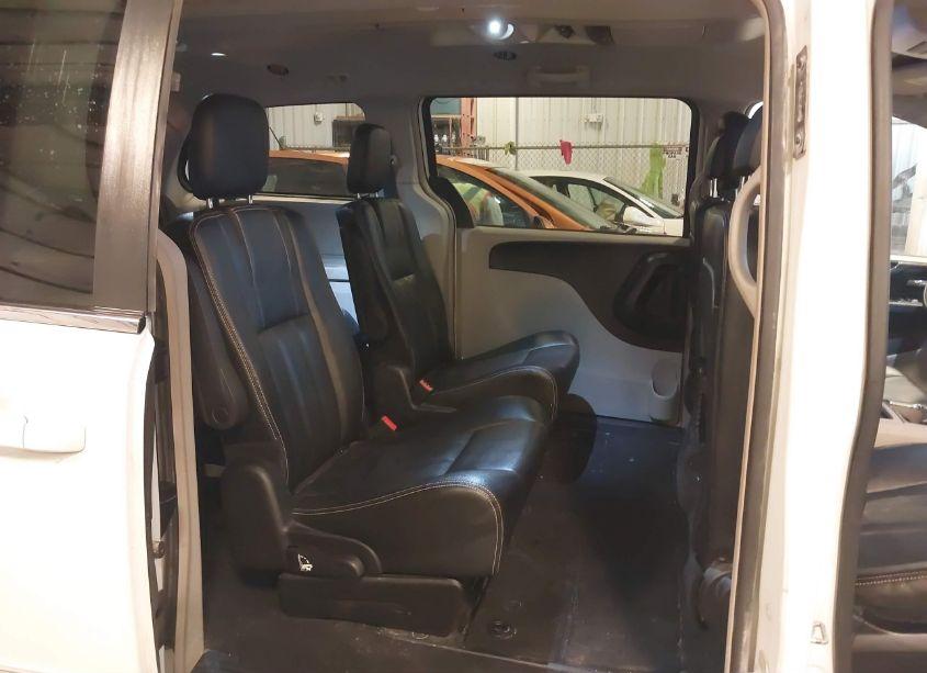 Photo 8 of 2016 Chrysler Town & COUNTRY TOURING (VIN 2C4RC1BG4GR147548)