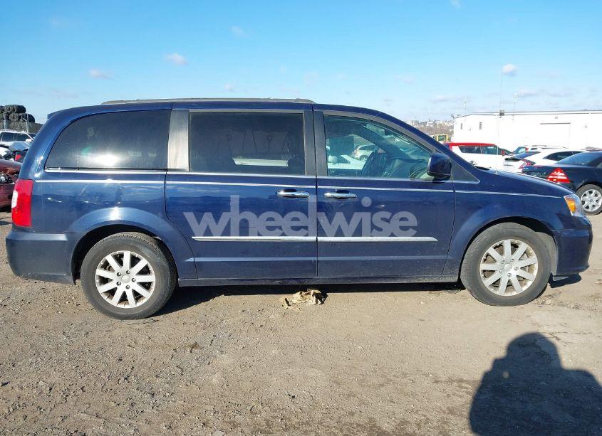 Photo 12 of 2016 Chrysler Town & COUNTRY TOURING (VIN 2C4RC1BG4GR166018)