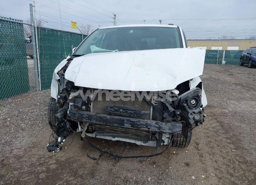 Photo 12 of 2016 Chrysler Town & COUNTRY TOURING (VIN 2C4RC1BG4GR166164)