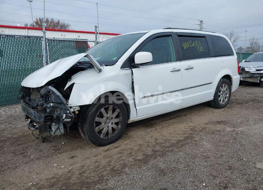 Photo 2 of 2016 Chrysler Town & COUNTRY TOURING (VIN 2C4RC1BG4GR166164)