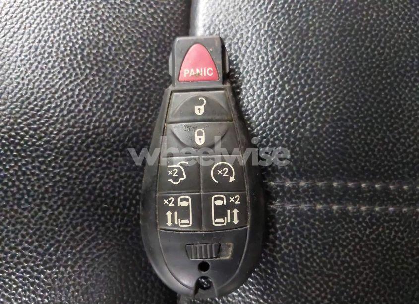 Photo 11 of 2016 Chrysler Town & COUNTRY TOURING (VIN 2C4RC1BG4GR166312)