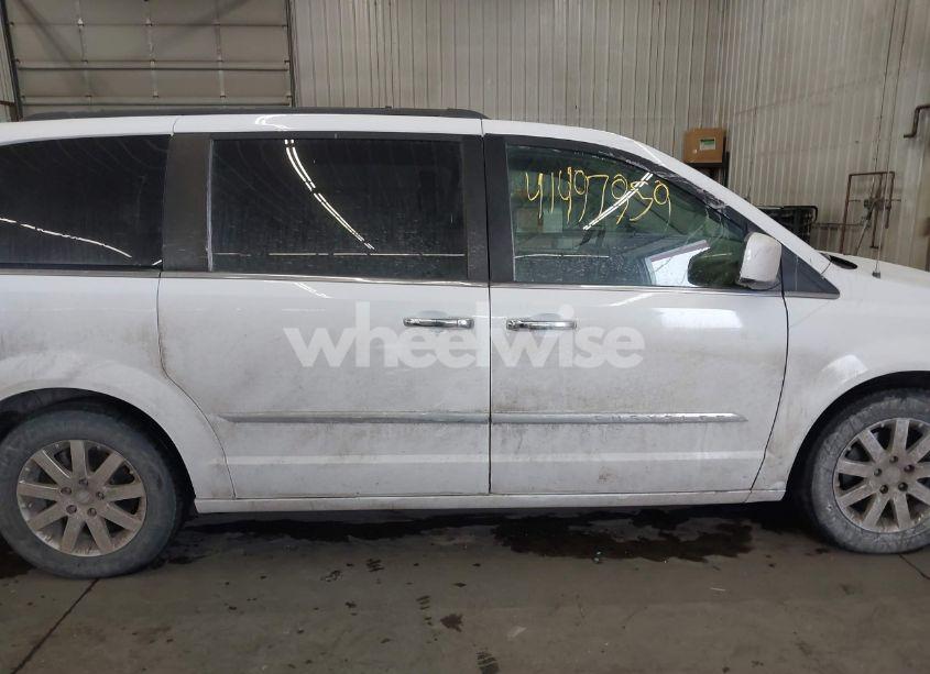 Photo 14 of 2016 Chrysler Town & COUNTRY TOURING (VIN 2C4RC1BG4GR166312)