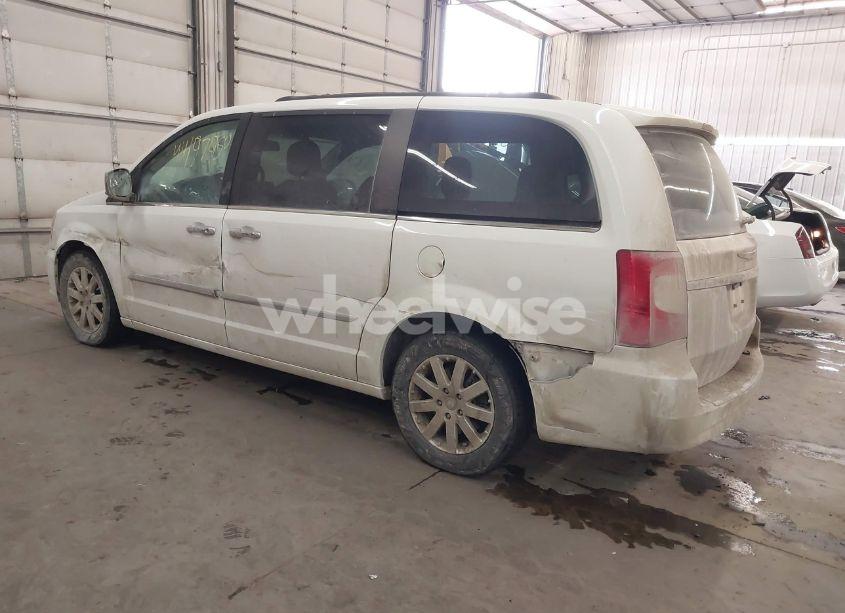 Photo 3 of 2016 Chrysler Town & COUNTRY TOURING (VIN 2C4RC1BG4GR166312)