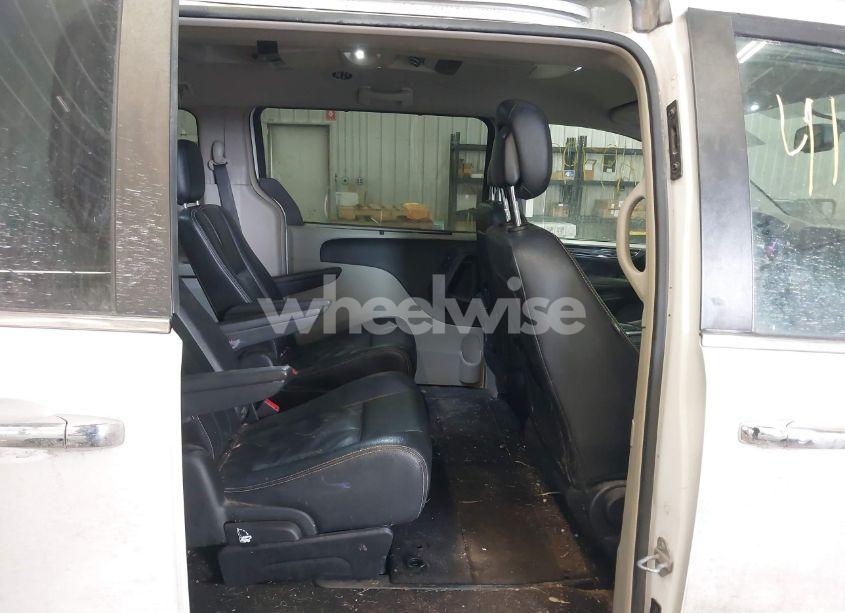 Photo 8 of 2016 Chrysler Town & COUNTRY TOURING (VIN 2C4RC1BG4GR166312)