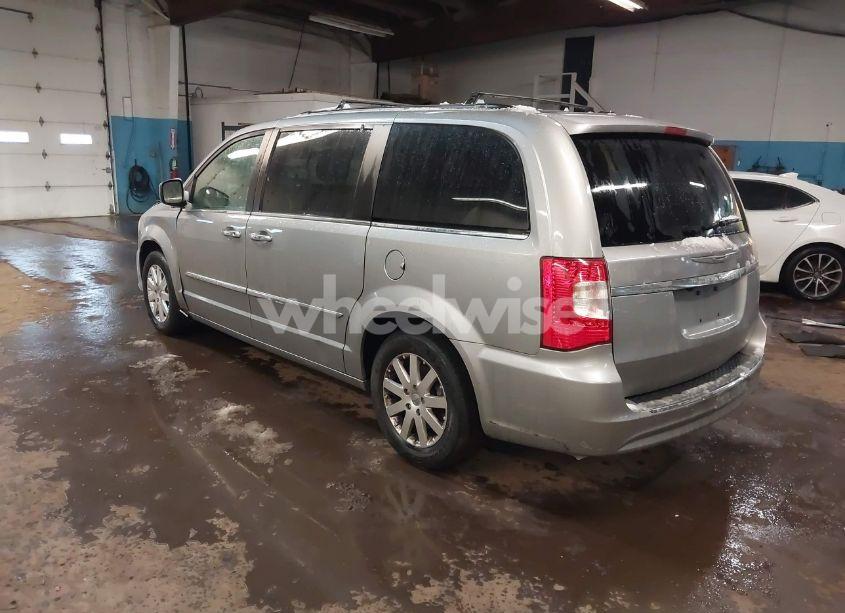 Photo 3 of 2016 Chrysler Town & COUNTRY TOURING (VIN 2C4RC1BG4GR175530)