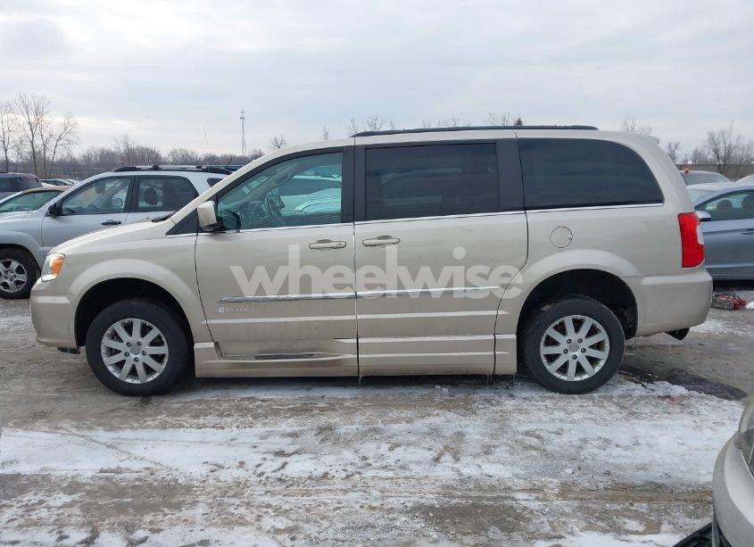 Photo 14 of 2016 Chrysler Town & COUNTRY TOURING (VIN 2C4RC1BG4GR175785)