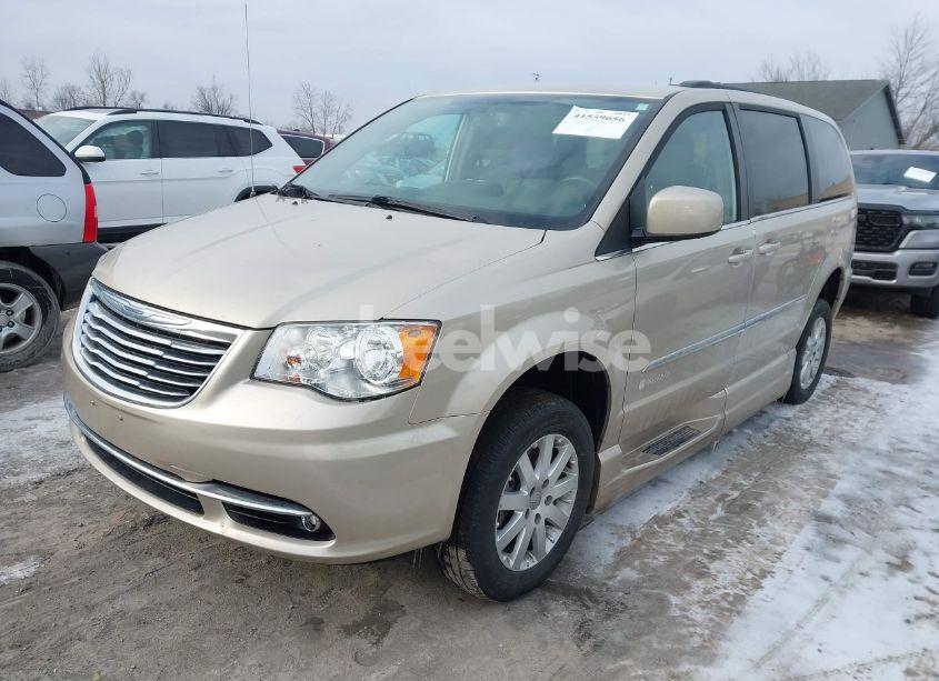 Photo 2 of 2016 Chrysler Town & COUNTRY TOURING (VIN 2C4RC1BG4GR175785)