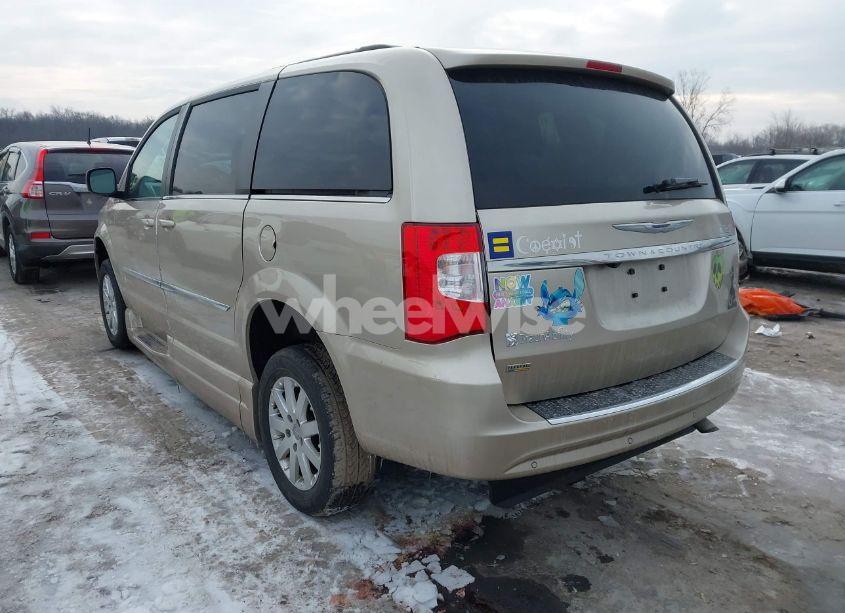 Photo 3 of 2016 Chrysler Town & COUNTRY TOURING (VIN 2C4RC1BG4GR175785)