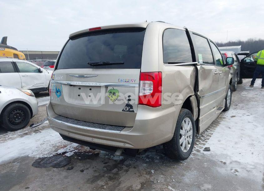 Photo 4 of 2016 Chrysler Town & COUNTRY TOURING (VIN 2C4RC1BG4GR175785)