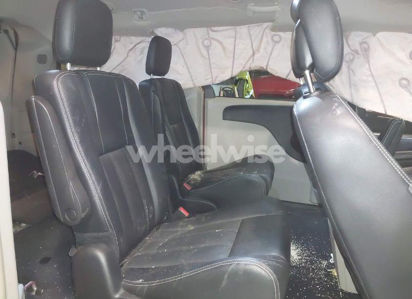 Photo 8 of 2016 Chrysler Town & COUNTRY TOURING (VIN 2C4RC1BG4GR187452)