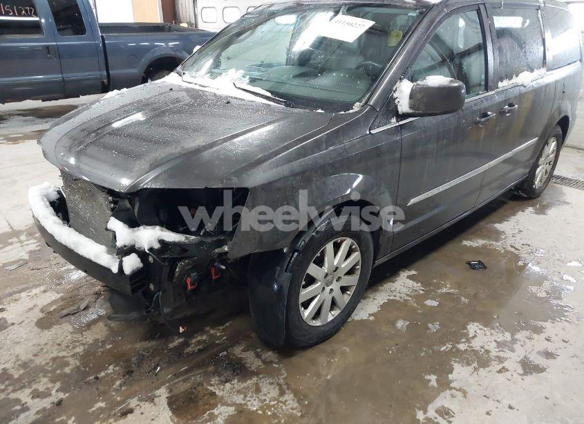 Photo 2 of 2016 Chrysler Town & COUNTRY TOURING (VIN 2C4RC1BG4GR199584)