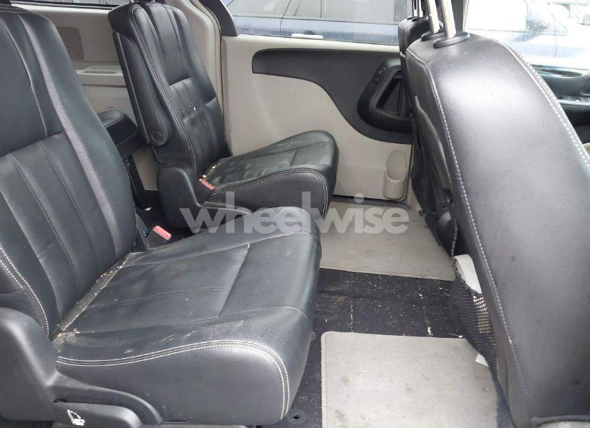 Photo 8 of 2016 Chrysler Town & COUNTRY TOURING (VIN 2C4RC1BG4GR292654)