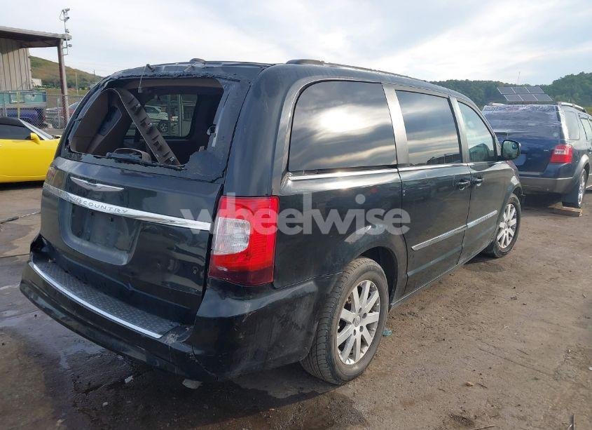 Photo 4 of 2016 Chrysler Town & COUNTRY TOURING (VIN 2C4RC1BG4GR293092)