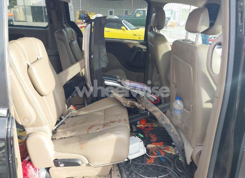 Photo 8 of 2016 Chrysler Town & COUNTRY TOURING (VIN 2C4RC1BG4GR293092)