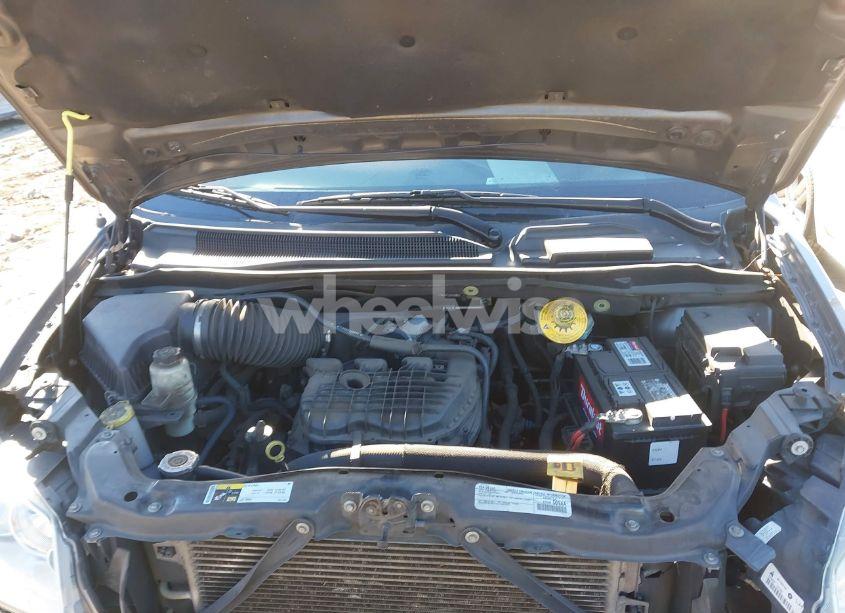 Photo 10 of 2016 Chrysler Town & COUNTRY TOURING (VIN 2C4RC1BG4GR297286)