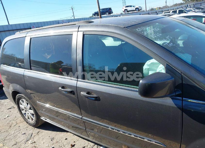 Photo 13 of 2016 Chrysler Town & COUNTRY TOURING (VIN 2C4RC1BG4GR297286)