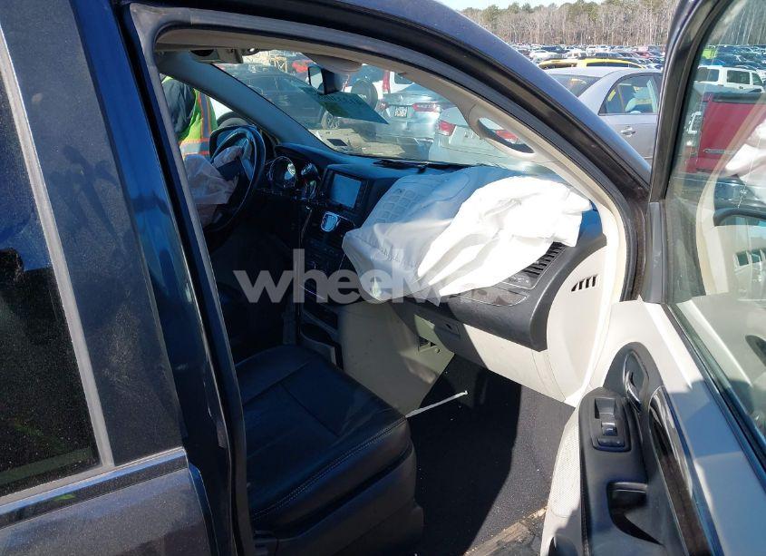 Photo 5 of 2016 Chrysler Town & COUNTRY TOURING (VIN 2C4RC1BG4GR297286)