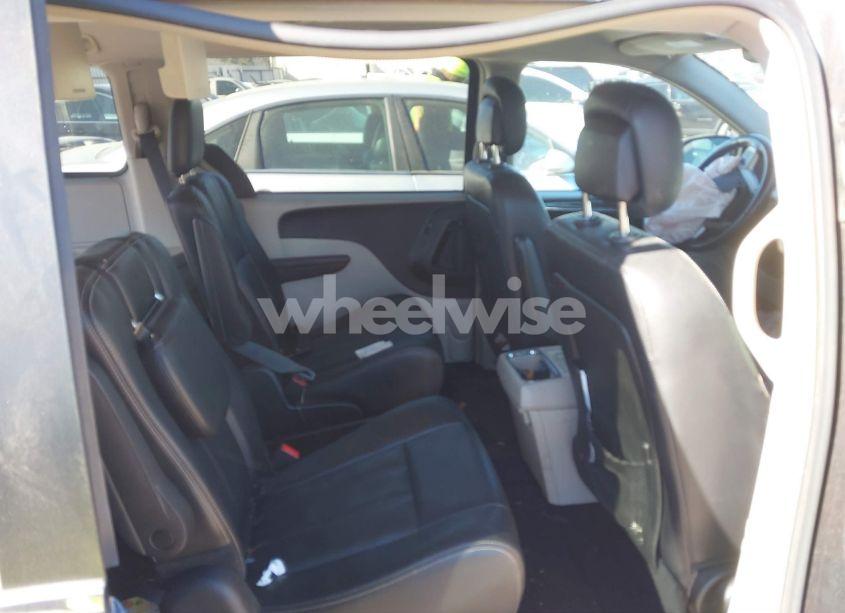 Photo 8 of 2016 Chrysler Town & COUNTRY TOURING (VIN 2C4RC1BG4GR297286)