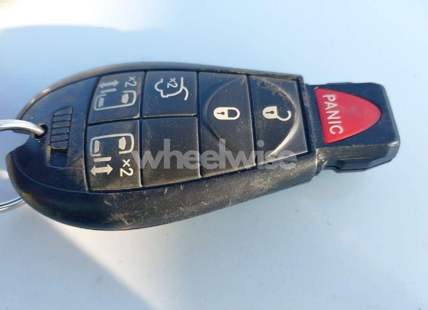 Photo 11 of 2016 Chrysler Town & COUNTRY TOURING (VIN 2C4RC1BG4GR299183)