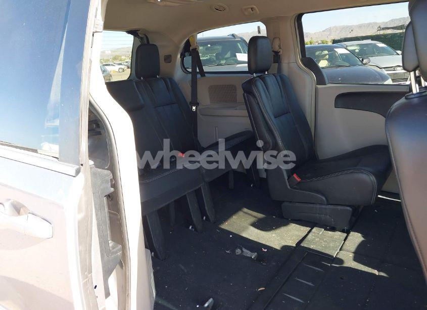 Photo 8 of 2016 Chrysler Town & COUNTRY TOURING (VIN 2C4RC1BG4GR300591)
