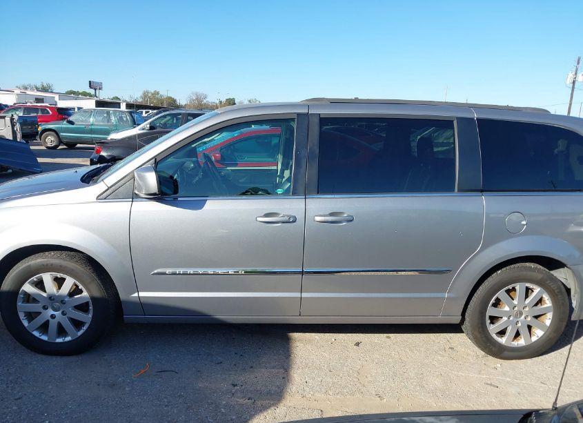 Photo 14 of 2016 Chrysler Town & COUNTRY TOURING (VIN 2C4RC1BG4GR300638)