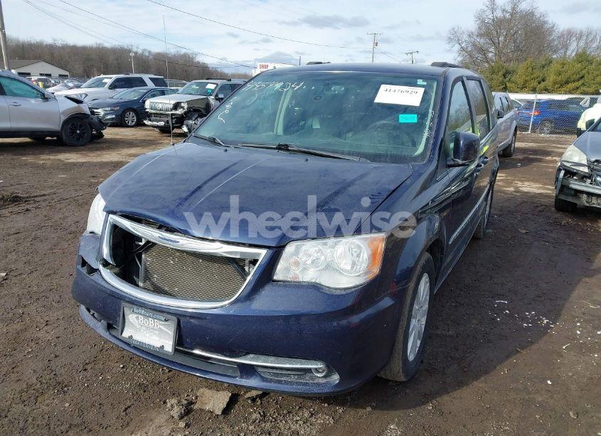 Photo 2 of 2016 Chrysler Town & COUNTRY TOURING (VIN 2C4RC1BG4GR301191)