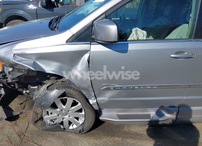 Photo 17 of 2016 Chrysler Town & COUNTRY TOURING (VIN 2C4RC1BG4GR303278)