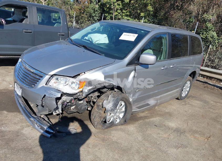 Photo 2 of 2016 Chrysler Town & COUNTRY TOURING (VIN 2C4RC1BG4GR303278)