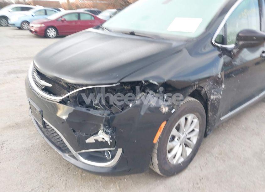 Photo 6 of 2017 Chrysler Pacifica TOURING-L (VIN 2C4RC1BG4HR507757)