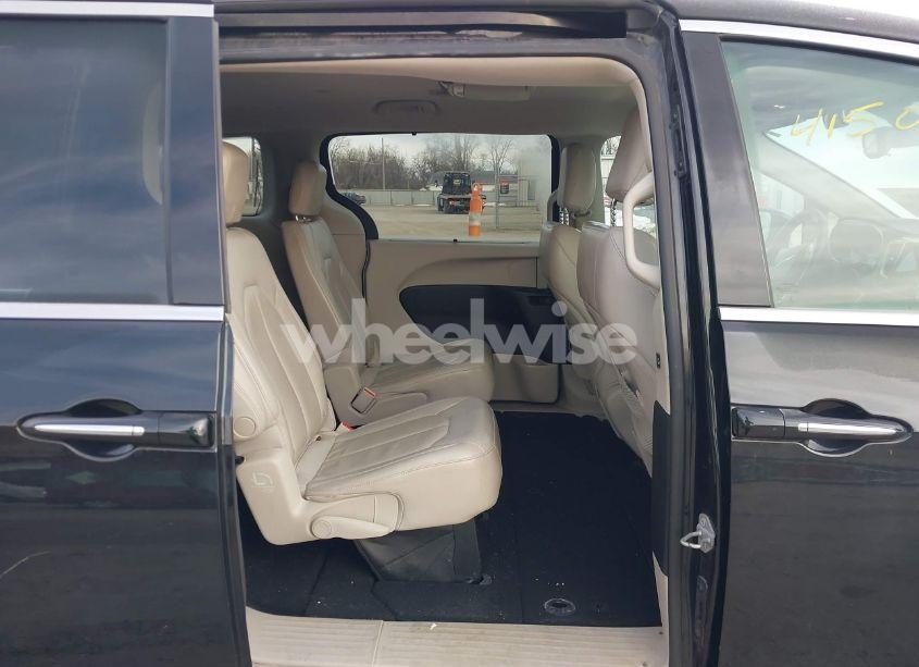 Photo 8 of 2017 Chrysler Pacifica TOURING-L (VIN 2C4RC1BG4HR507757)