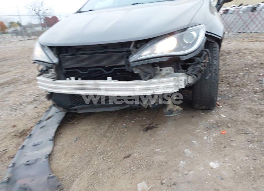 Photo 6 of 2017 Chrysler Pacifica TOURING-L (VIN 2C4RC1BG4HR537826)